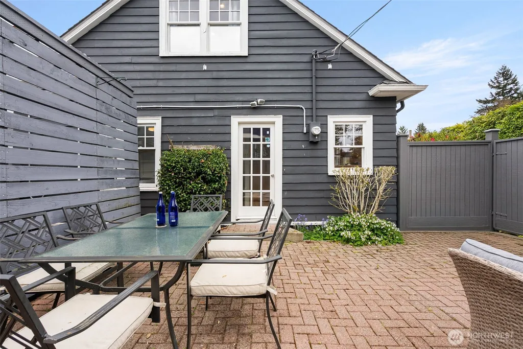 114 Queen Anne Drive Seattle WA 98109