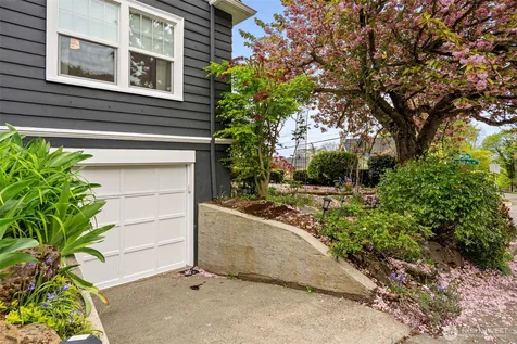 114 Queen Anne Drive Seattle WA 98109