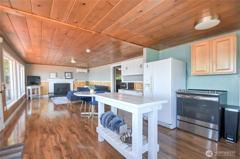 22492 N Us Highway 101 Shelton WA 98584