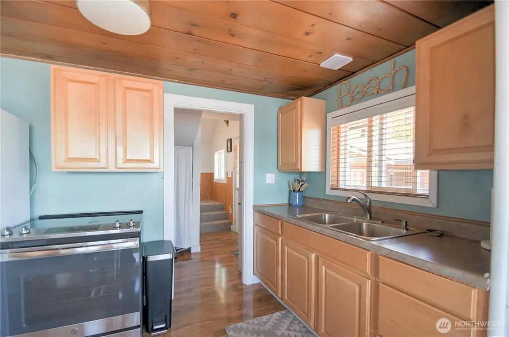22492 N Us Highway 101 Shelton WA 98584