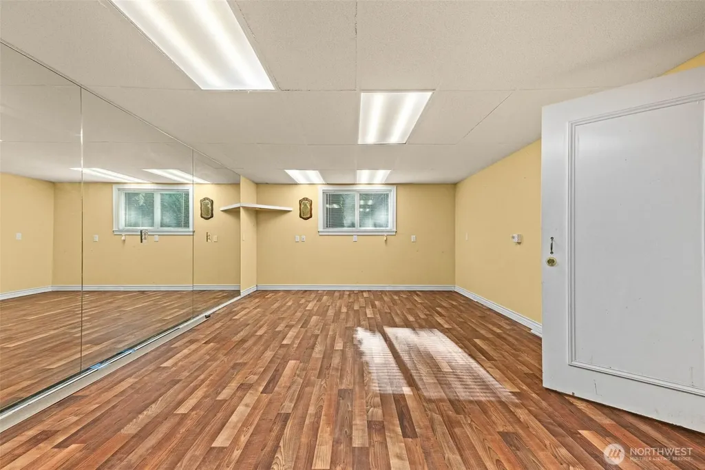 6409 Rosedale Street NW Gig Harbor WA 98335