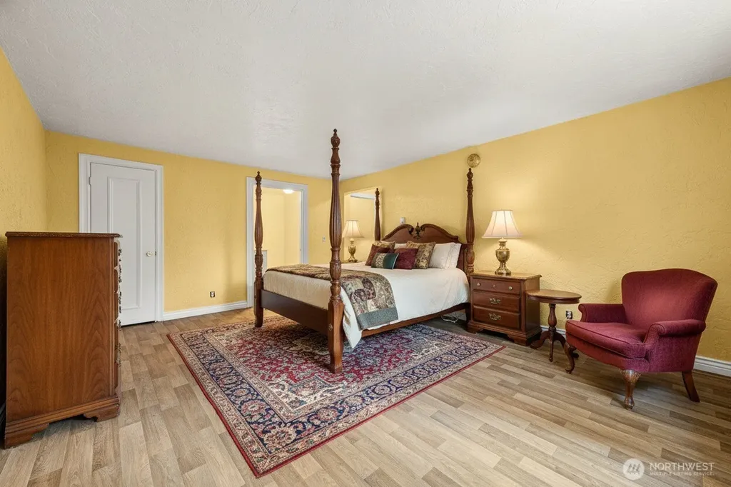 6409 Rosedale Street NW Gig Harbor WA 98335