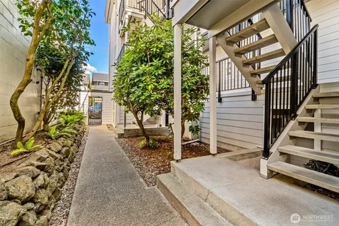 5912 California Avenue SW Seattle WA 98136