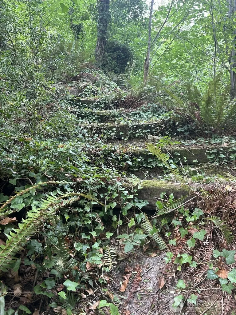 9464 SE Goat Trail Road Port Orchard WA 98367