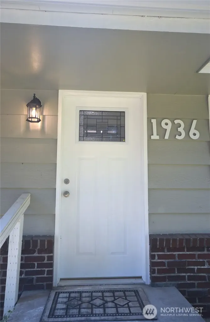 1936 NE Clemens Street Bremerton WA 98310