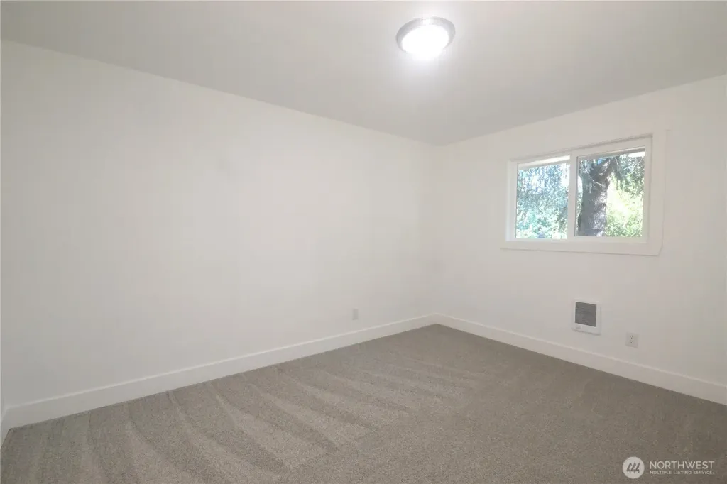 1936 NE Clemens Street Bremerton WA 98310