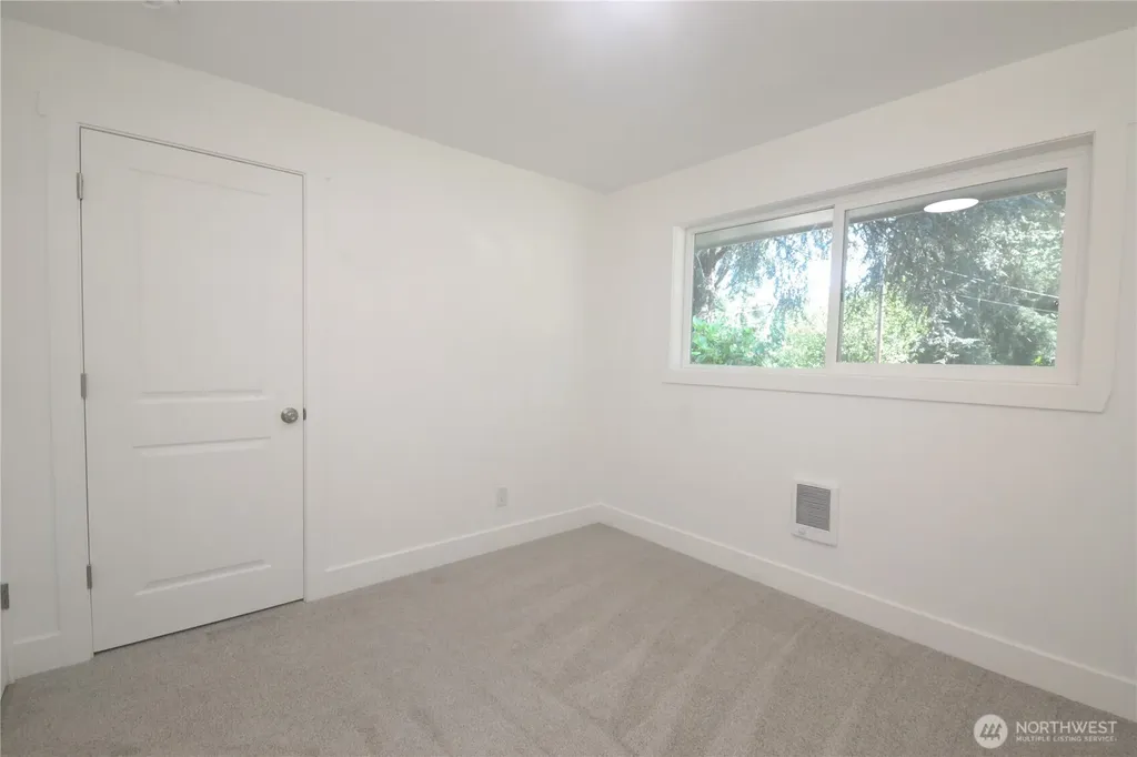 1936 NE Clemens Street Bremerton WA 98310