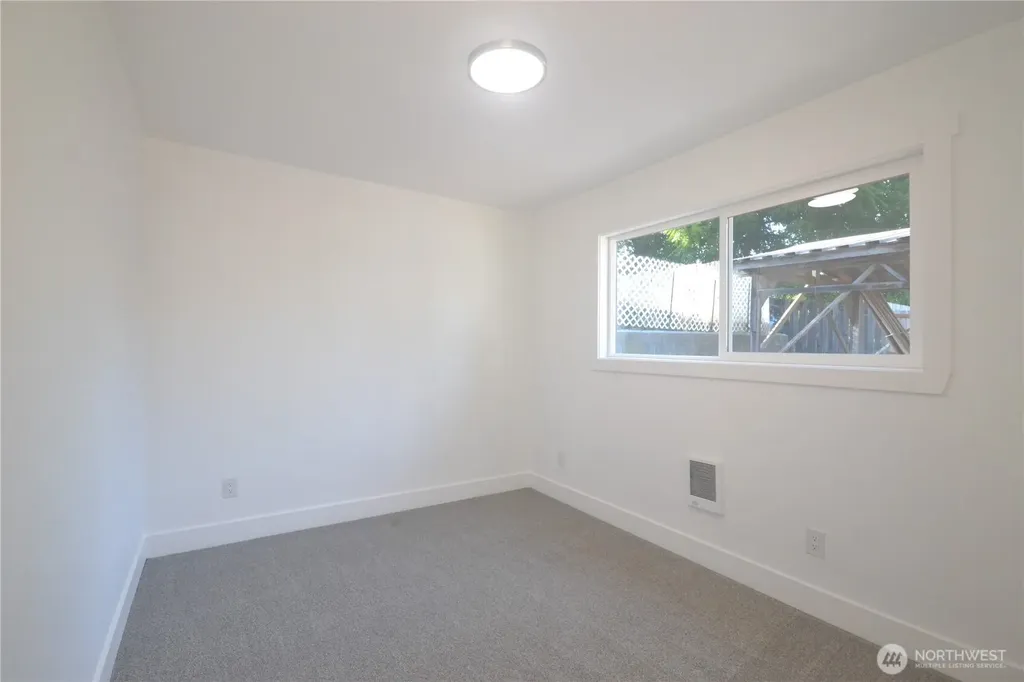 1936 NE Clemens Street Bremerton WA 98310