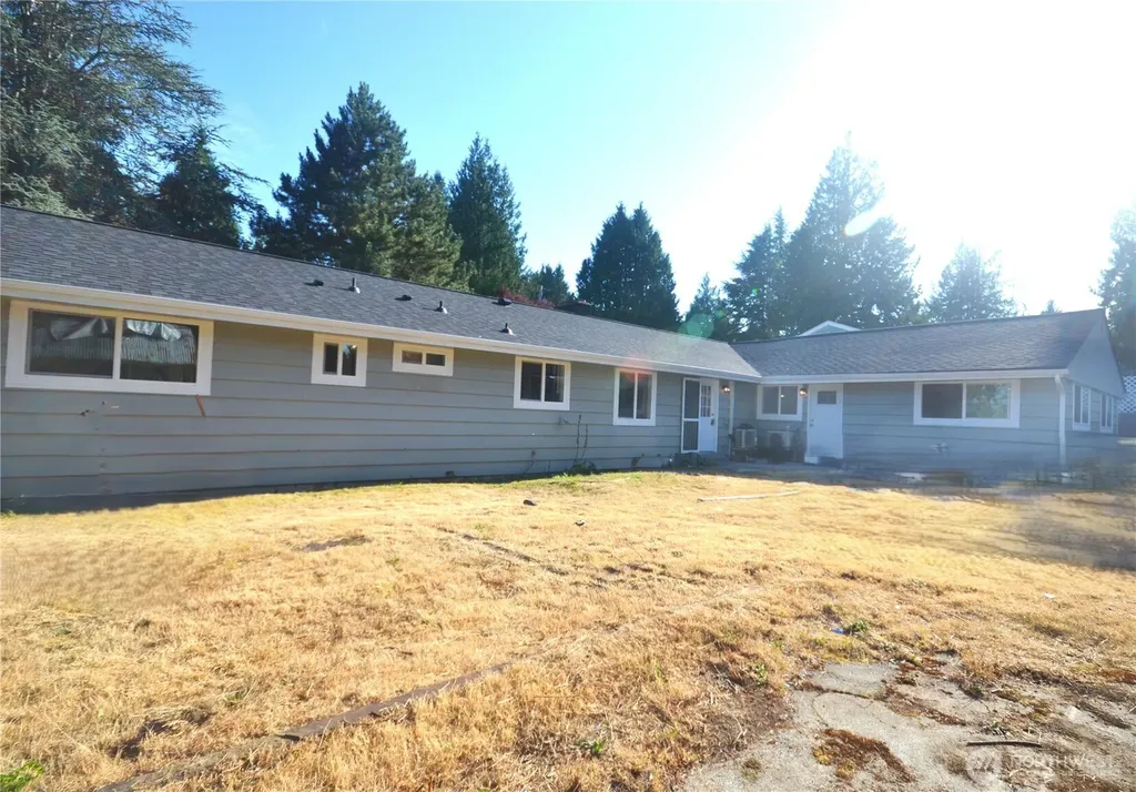 1936 NE Clemens Street Bremerton WA 98310