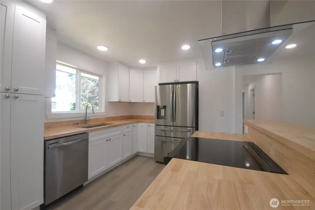 1936 NE Clemens Street Bremerton WA 98310