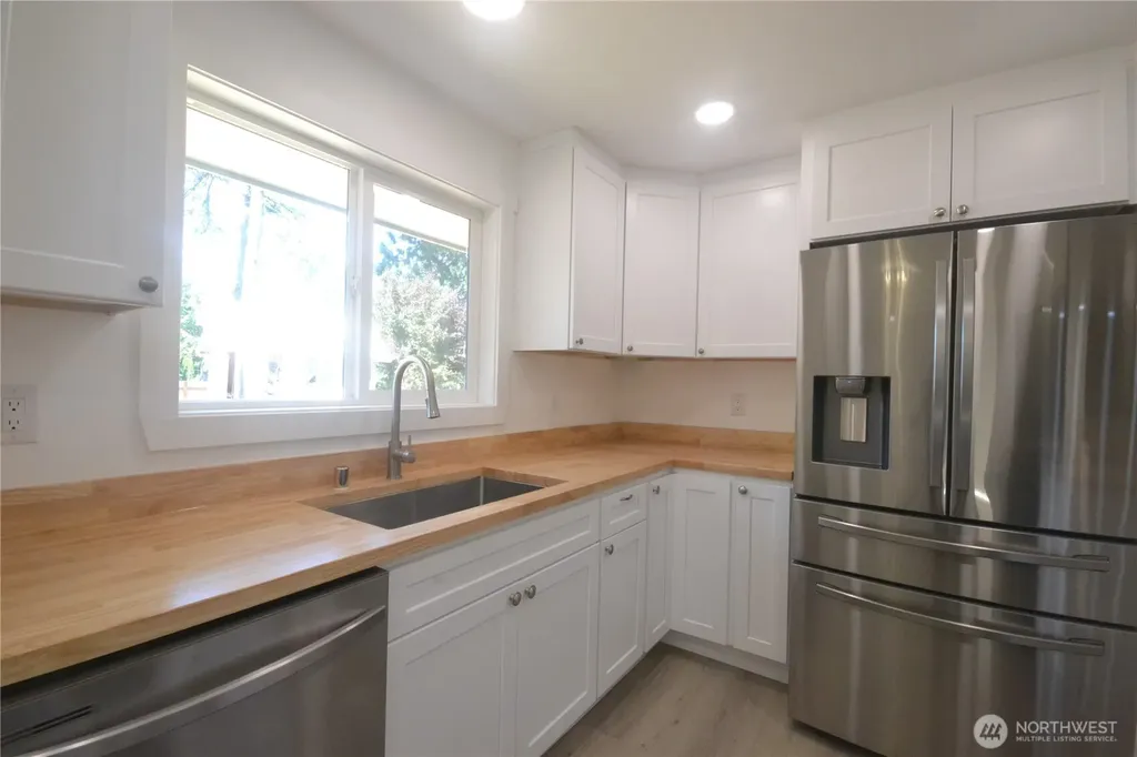 1936 NE Clemens Street Bremerton WA 98310