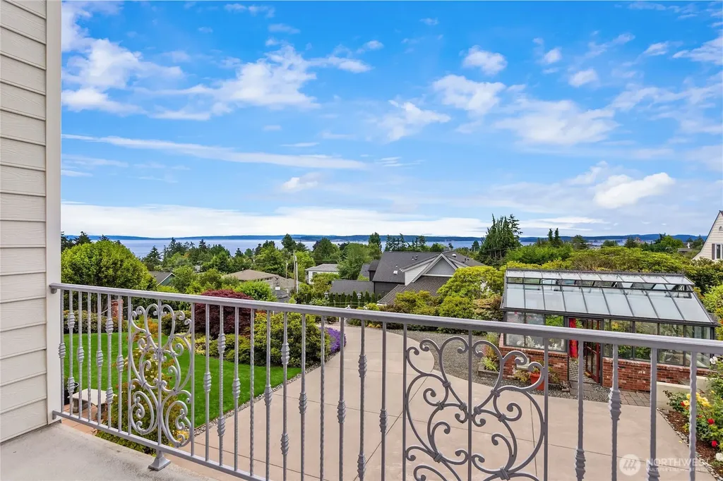 1107 Madison Street Port Townsend WA 98368