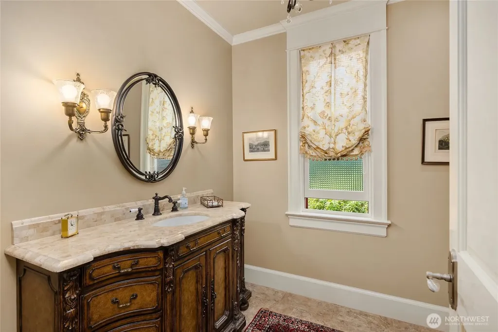 1107 Madison Street Port Townsend WA 98368