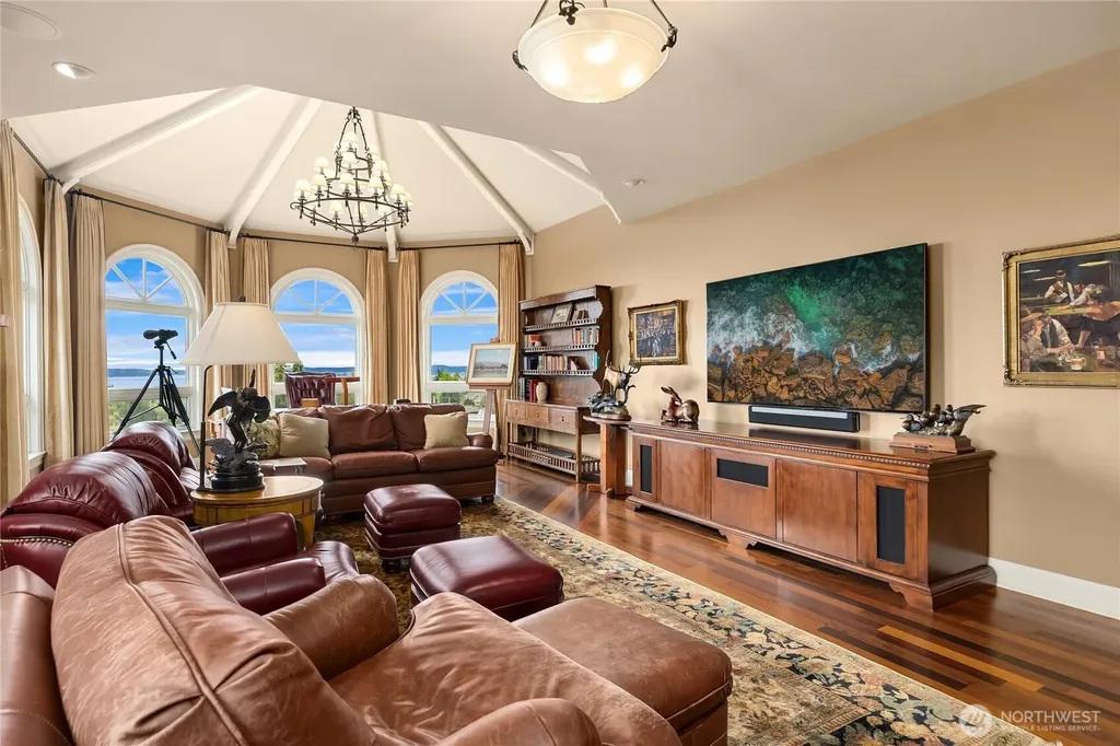 1107 Madison Street Port Townsend WA 98368