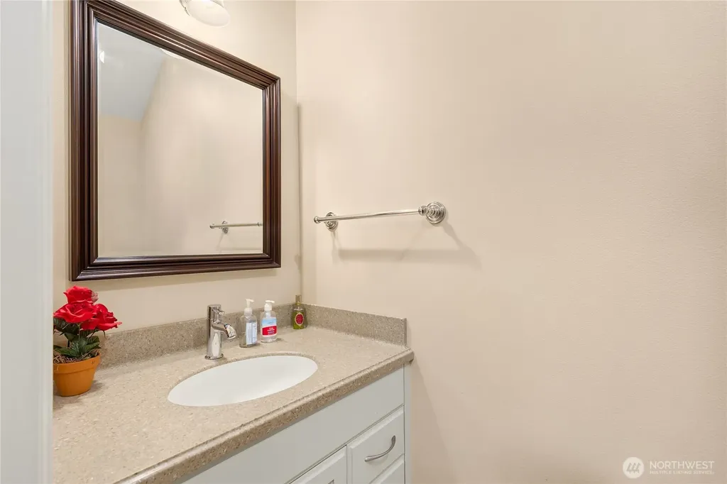 1107 Madison Street Port Townsend WA 98368
