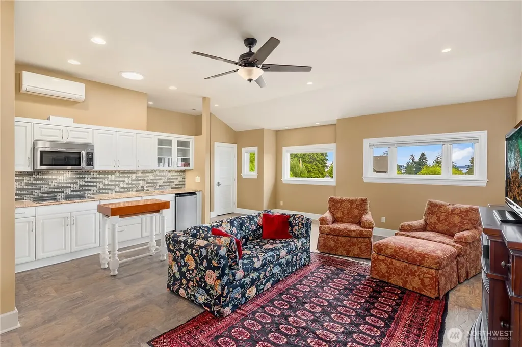 1107 Madison Street Port Townsend WA 98368