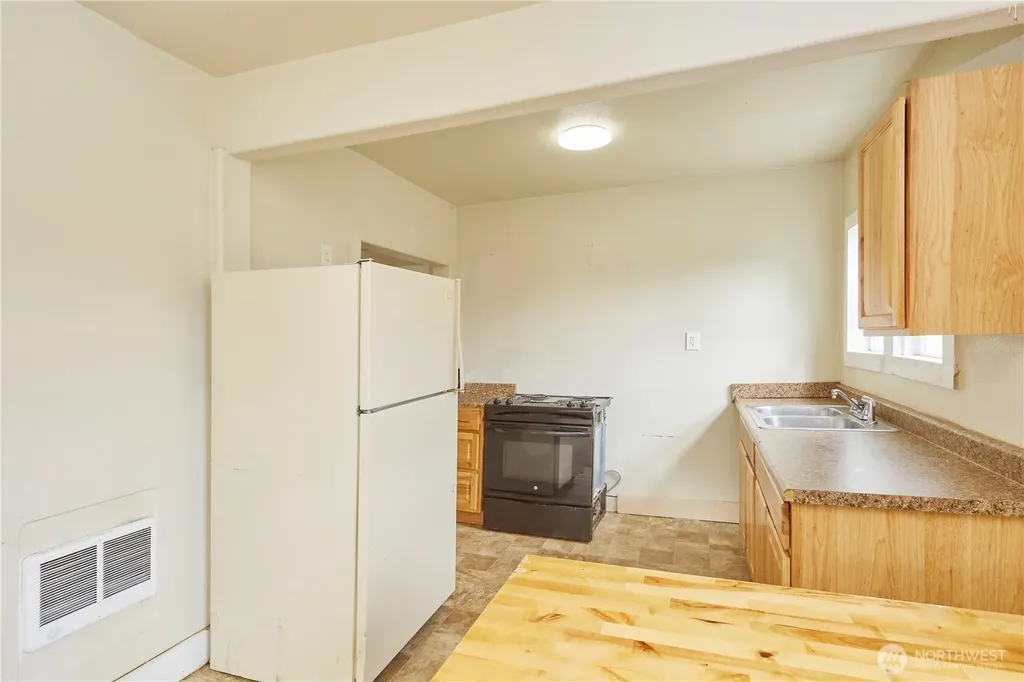 301 W 3rd Street Aberdeen WA 98520