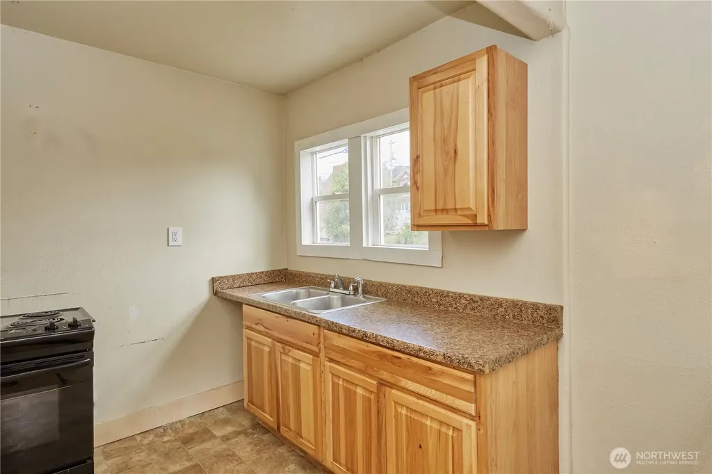 301 W 3rd Street Aberdeen WA 98520