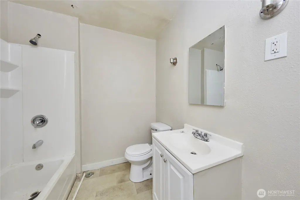 301 W 3rd Street Aberdeen WA 98520