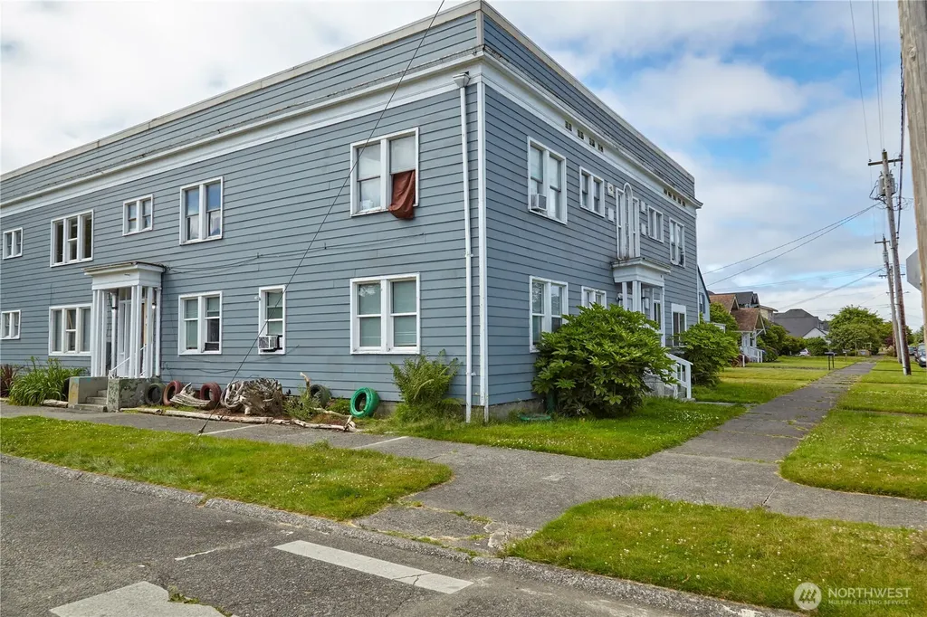 301 W 3rd Street Aberdeen WA 98520