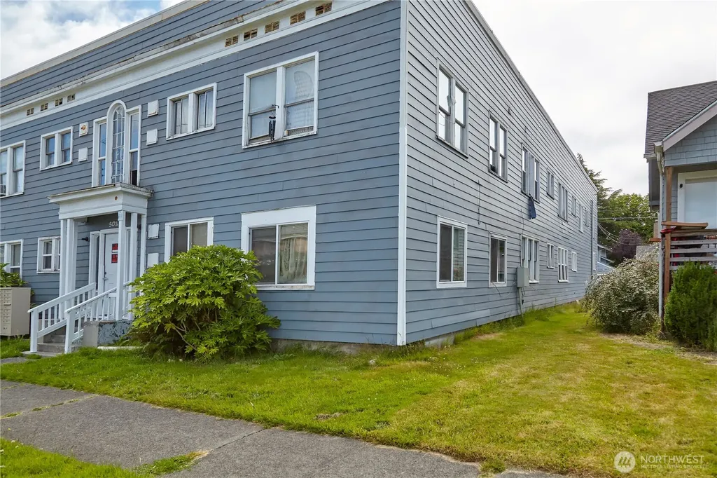 301 W 3rd Street Aberdeen WA 98520