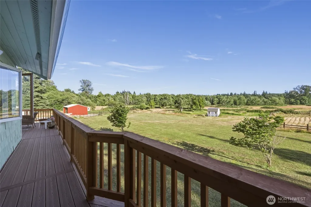 32 Thompson Lane Elma WA 98541