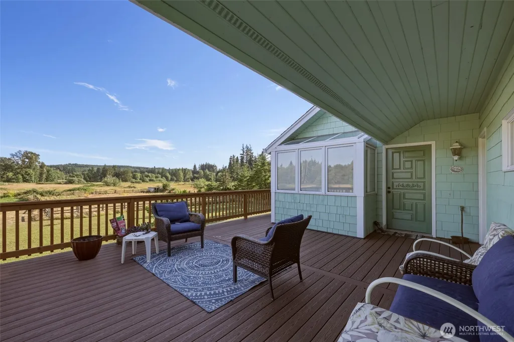 32 Thompson Lane Elma WA 98541