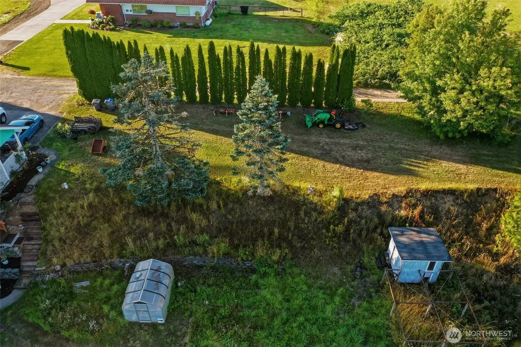 32 Thompson Lane Elma WA 98541