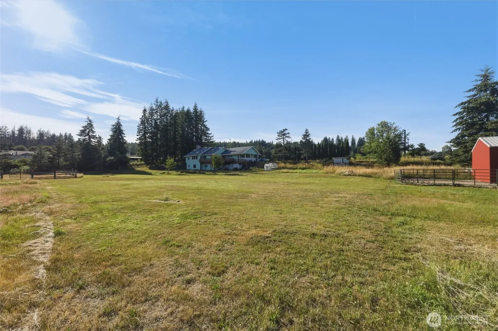 32 Thompson Lane Elma WA 98541