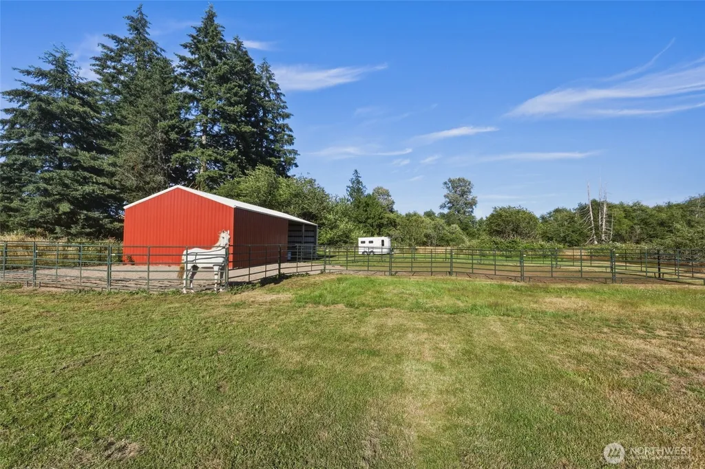 32 Thompson Lane Elma WA 98541