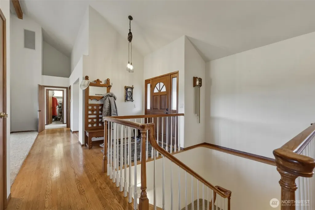 32 Thompson Lane Elma WA 98541