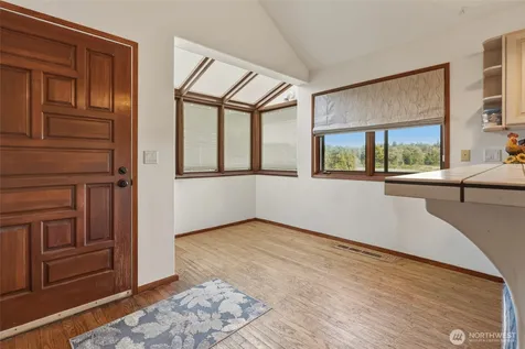 32 Thompson Lane Elma WA 98541