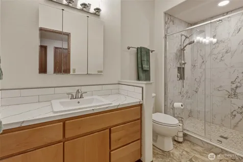 32 Thompson Lane Elma WA 98541
