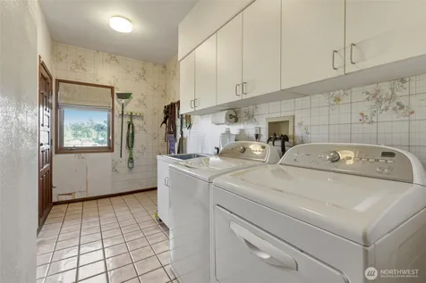 32 Thompson Lane Elma WA 98541