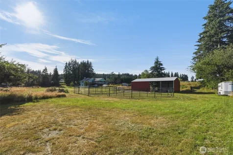 32 Thompson Lane Elma WA 98541