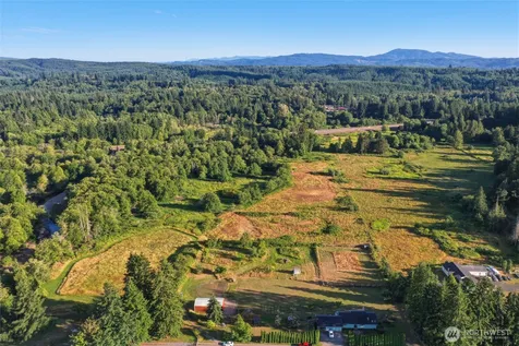 32 Thompson Lane Elma WA 98541