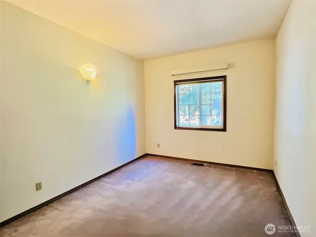 17517 SE 293rd Place Kent WA 98042