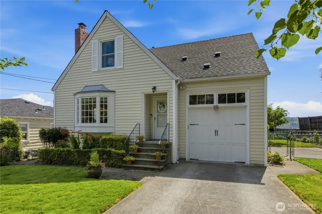 324 Stevens Avenue SW Renton WA 98057