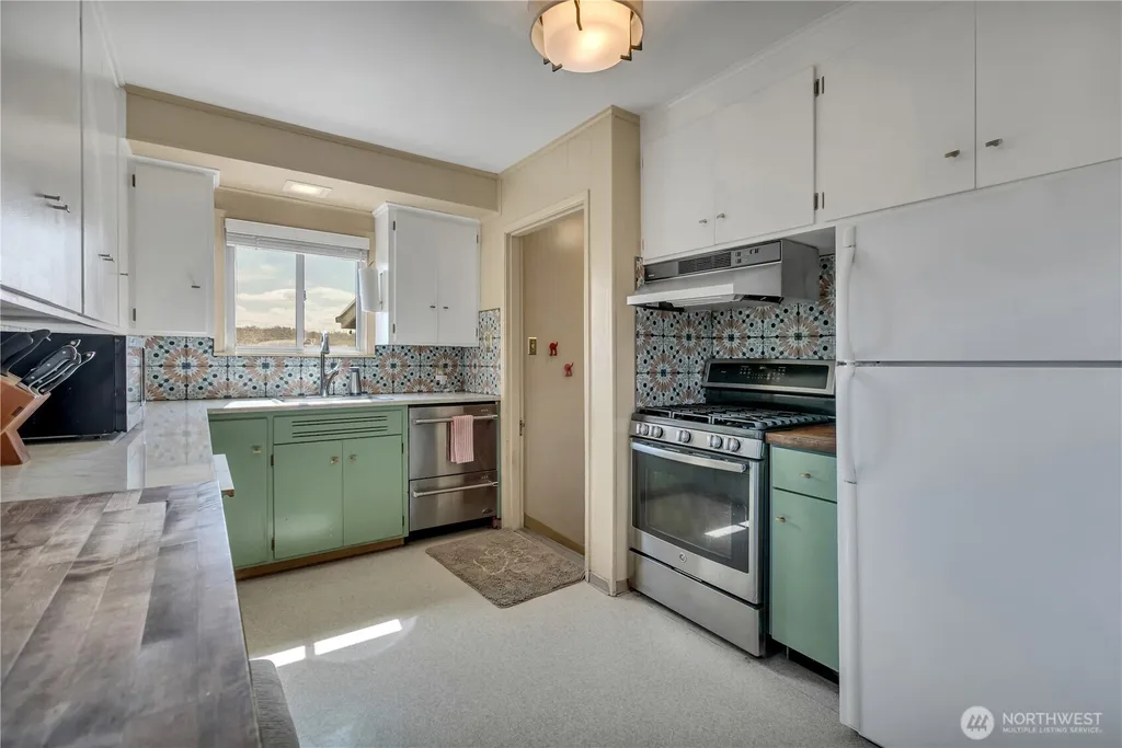 324 Stevens Avenue SW Renton WA 98057