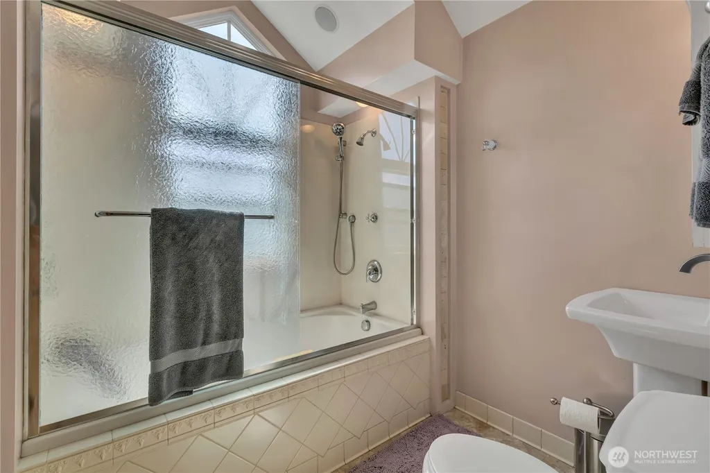 324 Stevens Avenue SW Renton WA 98057