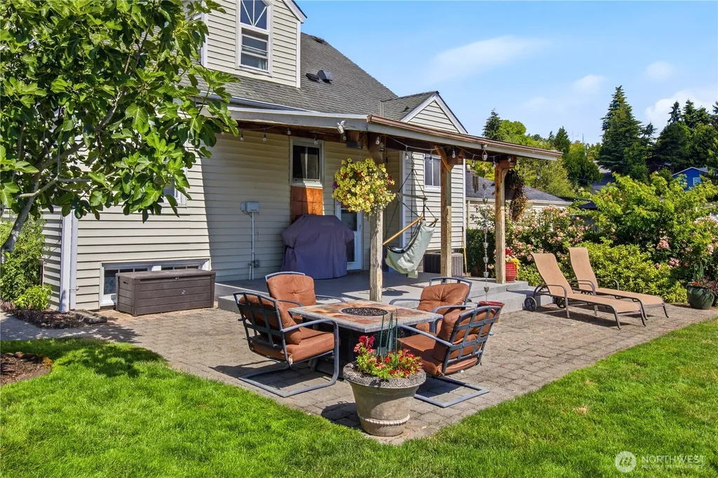 324 Stevens Avenue SW Renton WA 98057