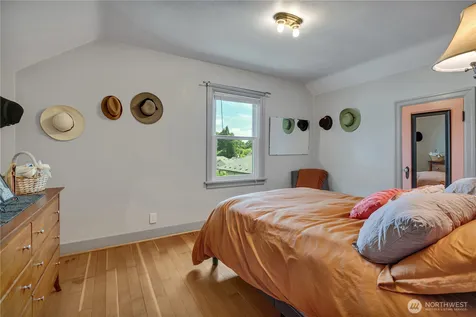 324 Stevens Avenue SW Renton WA 98057