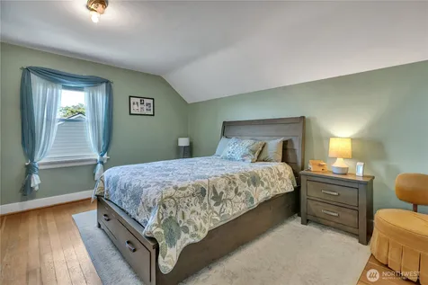 324 Stevens Avenue SW Renton WA 98057