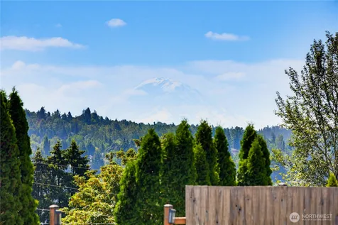 324 Stevens Avenue SW Renton WA 98057