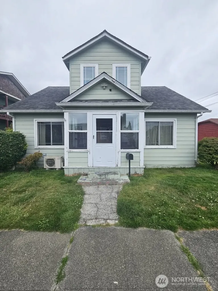 512 S Michigan Street Aberdeen WA 98520