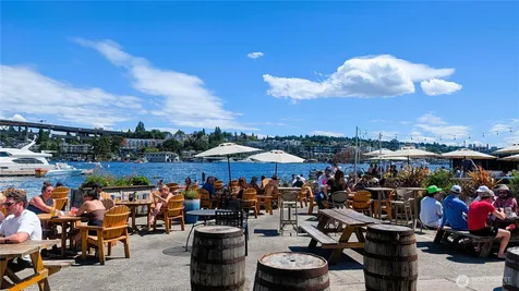 2401 N Northlake Way Seattle WA 98103