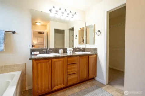 10727 SE 242nd Street Kent WA 98030