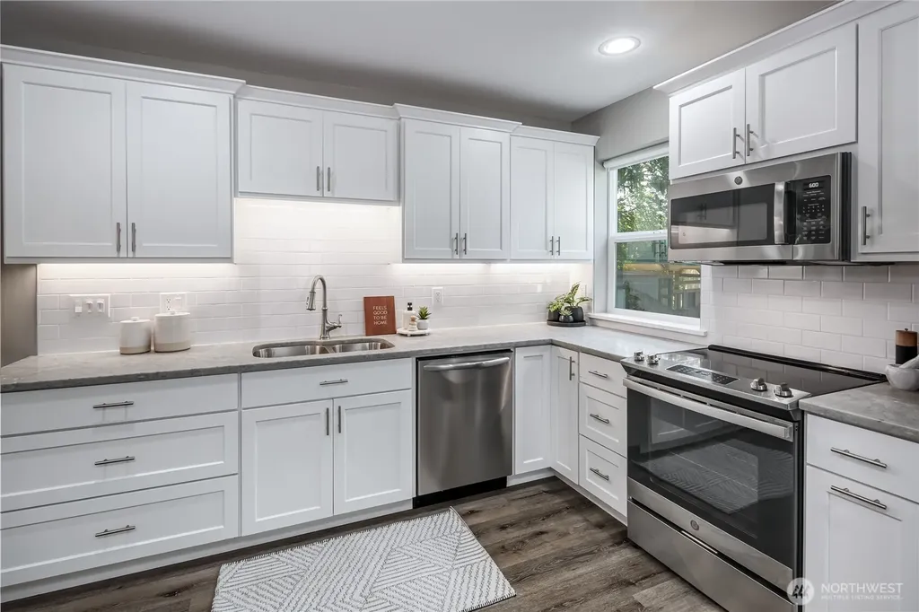 407 N Gifford Avenue Arlington WA 98223