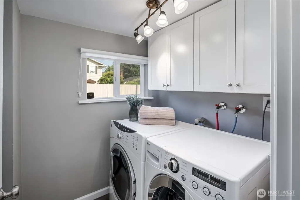 407 N Gifford Avenue Arlington WA 98223