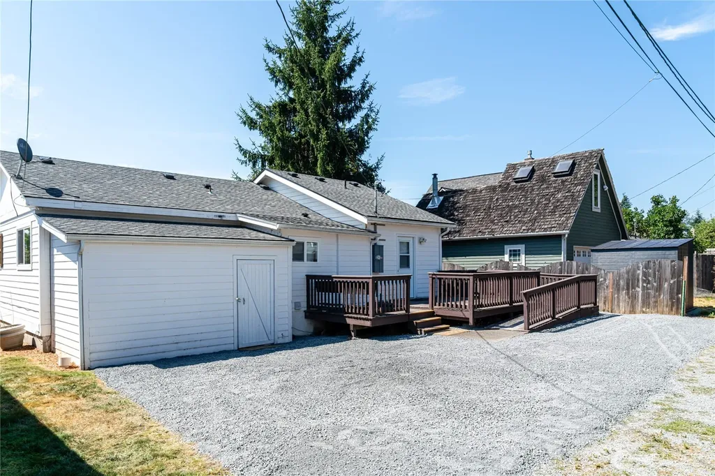 407 N Gifford Avenue Arlington WA 98223